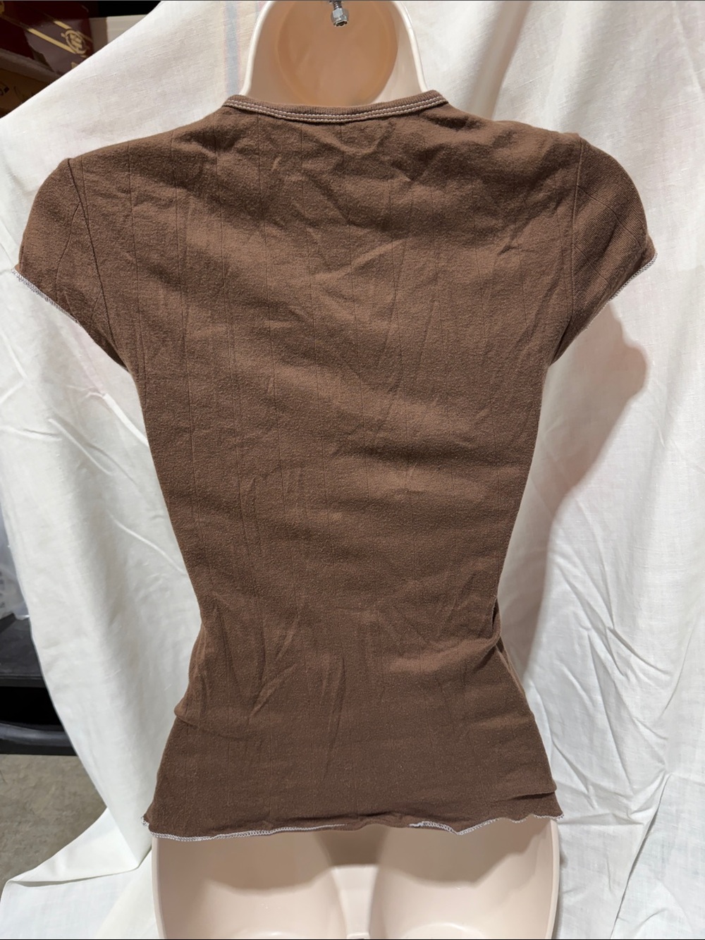 Y2K Abercrombie & Fitch Brown Tee with Orange Mango Graphic - Picture 3 of 3